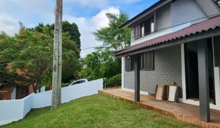 Casa Estilo Chalé à venda na Praia dos Ingleses/Florianópolis-SC- Não financia