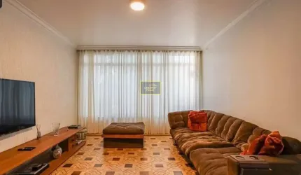 Casa com 03 Dormitórios Para Venda na Vila Romana