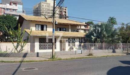 Sobrado comercial com 4 quartos à Venda