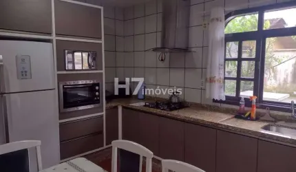 Casa com 1 suíte + 2 quartos, Vila Nova - Joinville