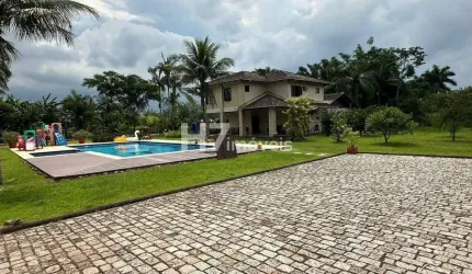 Sítio com 3 suítes + 3 quartos, Vila Cubatão - Joinville