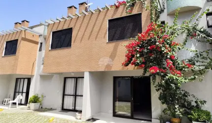 Casa em condomínio fechado com 3 quartos à venda na Rua Maringá, 331, Caiobá, Matinhos, 77 m2 por R$ 635.000