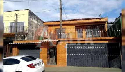 Casa - 3 Dormitórios - 1 Edícula - 3 Vagas de Garagem - Jardim Sabiá - Cotia / SP