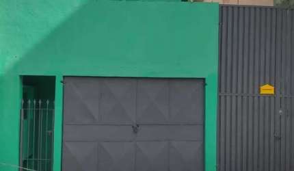 Casa com 01 dormitório e garagem fechada - Jardim Lava pés - Cotia - SP
