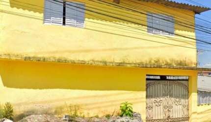 CASA com  COZINHA INDUSTRIAL e GALPÃO  200m2  Km30 - Jardim Barro Branco - Cotia / SP