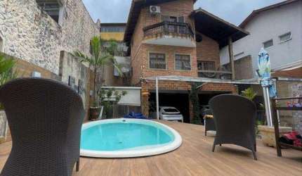 Oportunidade Única! Casa com Piscina e 3 Suítes na Granja Viana – Próxima ao The Square'