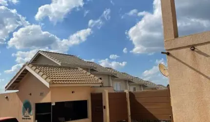 Oportunidade! Linda casa em Condomínio Residencial Ilha de Capri com 2 Dormitórios - Cotia/SP (Km26)