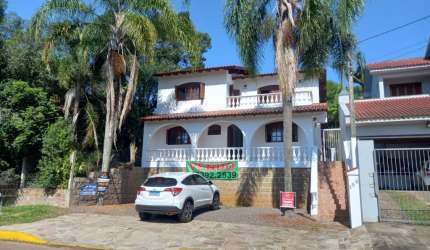 Linda casa reformada condomínio Cantegril Viamão/RS
