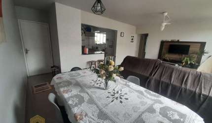 Apartamento com 3 quartos à venda na Rua Ministro Luiz Galotti, 434, Boa Vista, Joinville por R$ 300.000