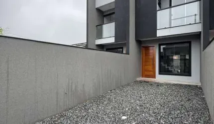 Casa com 2 quartos à venda na Angelo Buzzi, 32, Zona Industrial, Joinville por R$ 364.900