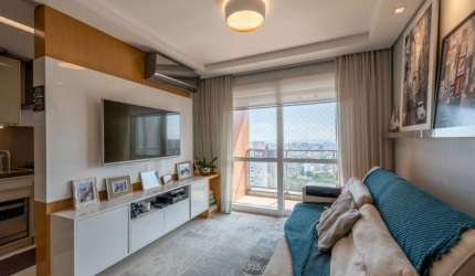 Apartamento dois dormitórios com 2 vagas de garagem à venda no bairro Petrópolis em Porto Alegre em andar alto com linda vista definida para o Guaíba