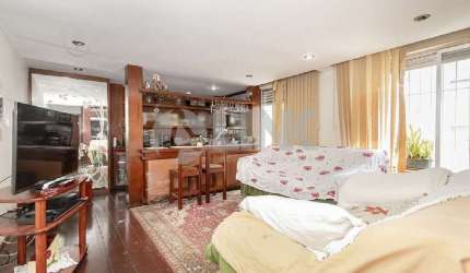 Apartamento com 2 quartos e 1 vaga à venda no bairro Petrópolis em Porto Alegre