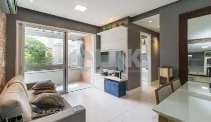 Apartamento semimobiliado com 2 quartos à venda no bairro Passo da Areia em Porto Alegre