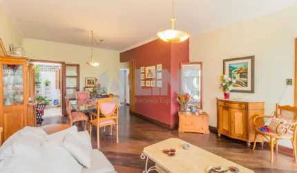 Casa com 3 quartos com 2 vagas à venda no bairro Três Figueiras em Porto Alegre