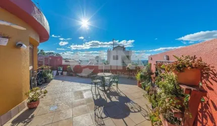 Cobertura duplex de 3 dormitórios sendo 2 suítes com 1 vaga de garagem à venda no bairro Teresópolis em Porto Alegre próximo ao Bourbon Teresópolis