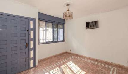 Casa com 3 quartos à venda na Avenida Professor Paula Soares, 416, Jardim Itu Sabará, Porto Alegre por R$ 637.900