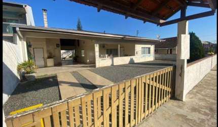 Casa para Venda em São Francisco do Sul, Ubatuba, 4 dormitórios, 2 banheiros, 2 vagas