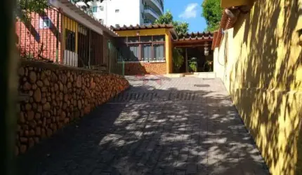 Casa com 5 quartos à venda na Rua Comandante Rúbens Silva, 855, Freguesia (Jacarepaguá), Rio de Janeiro, 306 m2 por R$ 1.500.000