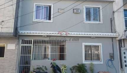 Casa com 3 quartos à venda na Rua Guilherme Veloso, 346, Praça Seca, Rio de Janeiro, 168 m2 por R$ 220.000