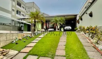 Casa com 3 quartos à venda na Rua Joaquim Tourinho, 211, Pechincha, Rio de Janeiro, 270 m2 por R$ 1.100.000