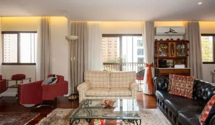 Apartamento com 4 quartos, 200m², à venda em São Paulo, Moema