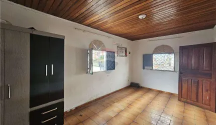 Invista em Ampla Casa com ótima localização em Manaus!