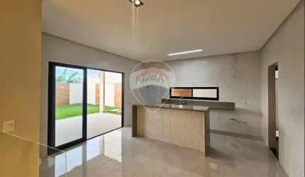 Duplex no Condomínio Estoril, 3 suítes com closet, piscina e churrasqueira