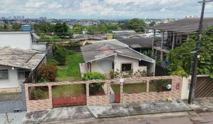 Casa  3 quartos  sendo 1 suite, com 179m útil, com área total de 45m² no Conj. Belvedere - Planalto