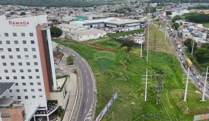 Terreno na Avenida das Torres, Av. Governador José Lindoso, para venda