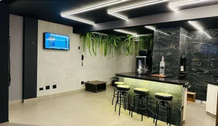 Triplex Recém Reformado no Edifício Ville D'Ampezzo, à Venda, Piscina Privativa, 300 m² por R$ 1.250.000,00 - Centro - Londrina/PR