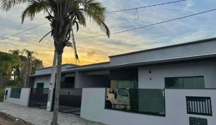 Casa em Itacolomi  -  Balneário Piçarras