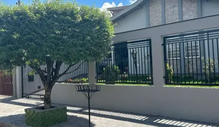 Casa com 3 dormitórios à venda, 200 m² por R$ 685.000,00 - Santa Mônica - Londrina/PR