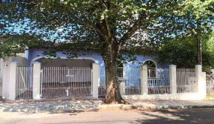 Casa com 3 dormitórios para alugar, 236 m² por R$ 3.500,00/mês - Petrópolis - Londrina/PR