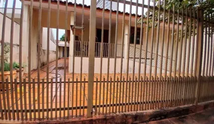 Casa com 4 dormitórios à venda, 95m² por R$ 1.200.000 - Guanabara - Londrina/PR