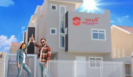 Sobrado Triplex c/ 141m² - 03 Quartos  sendo 01 Suíte - Terraço Gourmet c/ Churrasqueira -  02 Garagens - Xaxim - Curitiba