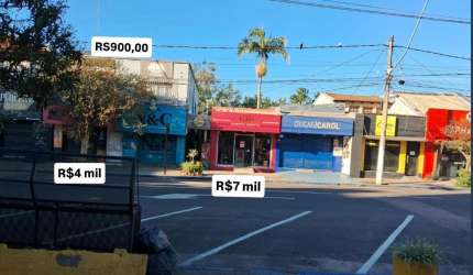 Bem localizado ao lado da igreja Matriz