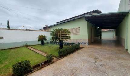 Casa para Venda em Caldas Novas, Estância Itaguaí, 3 dormitórios, 1 suíte, 1 banheiro, 2 vagas
