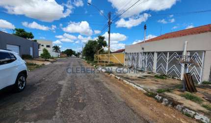 Casa para Venda em Caldas Novas, Caldas do Oeste, 3 dormitórios, 1 banheiro, 1 vaga
