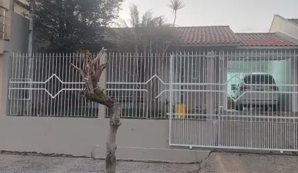 Casa com 2 quartos à venda na Rua Osmar Fauth, 73, Lomba da Palmeira, Sapucaia do Sul, 90 m2 por R$ 329.000