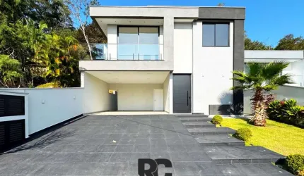 Sobrado com 4 dormitórios à venda, 300 m² por R$ 3.390.000 - Centro - Arujá/SP