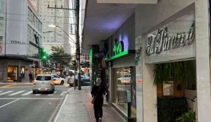 Apartamento à venda, em Balneário Camboriú na Av. Central por R$ 980.000  com 2 dormitórios.