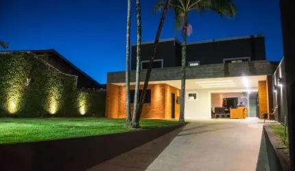 Casa a venda em Cambé, 3 dormitórios, 192 m² por R$ 820.000 - Jardim Vila Rica.