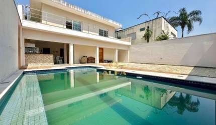 Casa à Venda na Enseada no Guarujá | Alfa Imóveis