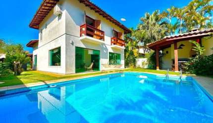 ALTO PADRÃO - Casa à venda com 3 suítes - Piscina e churrasqueira - 2 vagas - Pernambuco II - Guarujá/SP