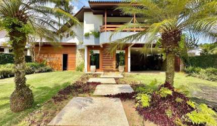 Alto padrão - Casa à venda com 5 suítes - Piscina e churrasqueira -