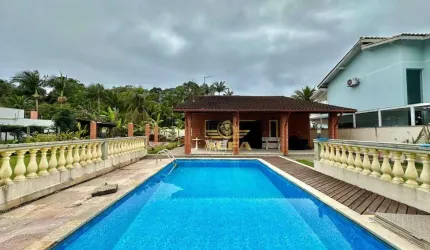 Casa à Venda no Pernambuco II em Guarujá | Alfa Imóveis Guarujá