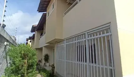 Casa com 3 suítes - Toda projetada - 550 metros da Orla de Vilas do Atlântico - Lauro de Freitas