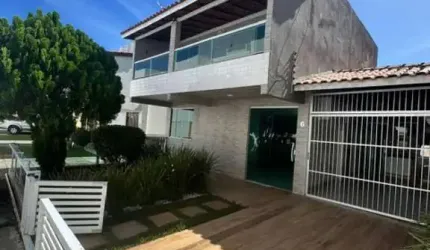 Casa no cond. Flora Residence, 4 Suítes com energia solar.