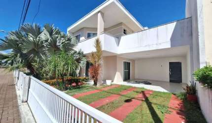 Casa Para Alugar Com 4/4, sendo 3 suites no Foz do Joanes - Buraquinho.
