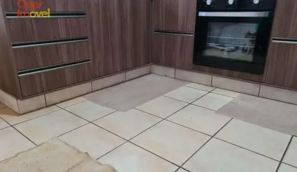 Casa à venda em Ribeirão Preto-SP: 3 quartos, 1 suíte, 2 salas, 4 banheiros, 7 vagas de garagem, 249,00 m² de área.